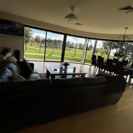 Luxury At Linthorpe Villa Yarrawonga Exterior photo